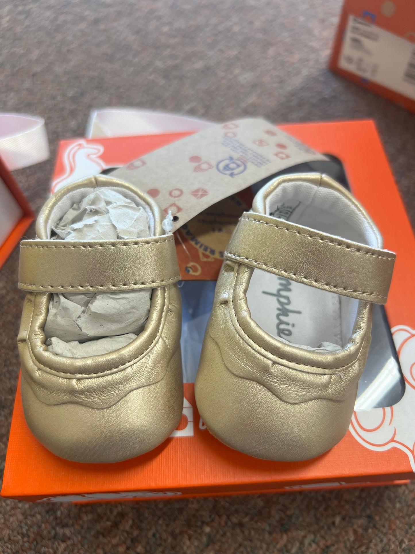 Oomphies Amina Crib Shoe