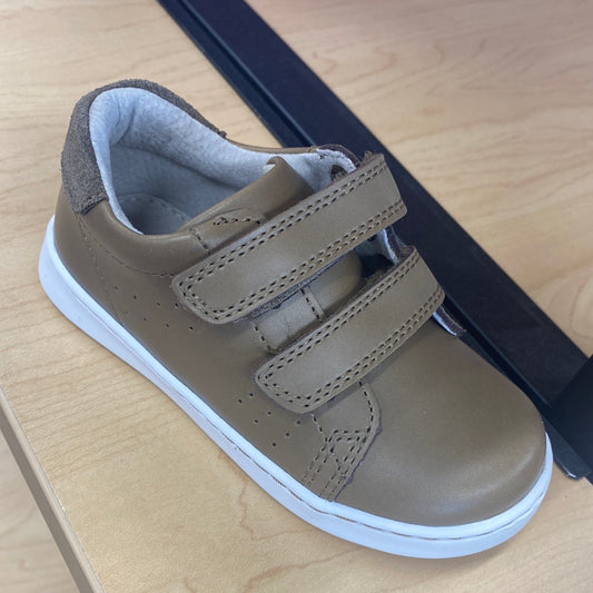 L'AMOUR Mocha Velcro Shoe